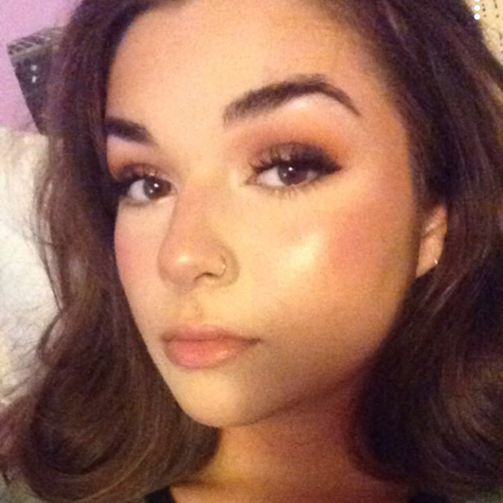 Meet your Posher, Abigail